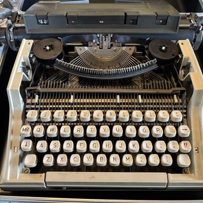 LOT 281: Brother Model XL1012 Typewriter w/Carrying Case