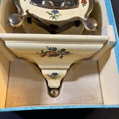 LOT 285: Vintage Schatz Model 4030 with Key, Instructions and Original Box