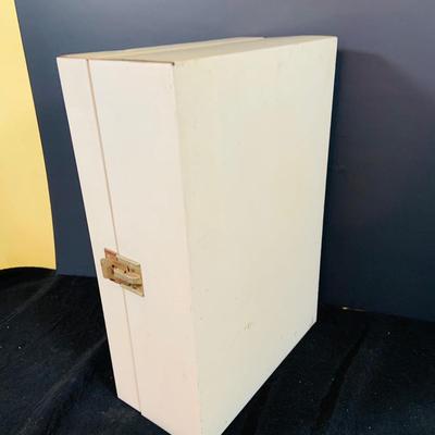 LOT 304: Lionel-Porter Micro-Lab Student Microscope Set with Slides and Metal Case