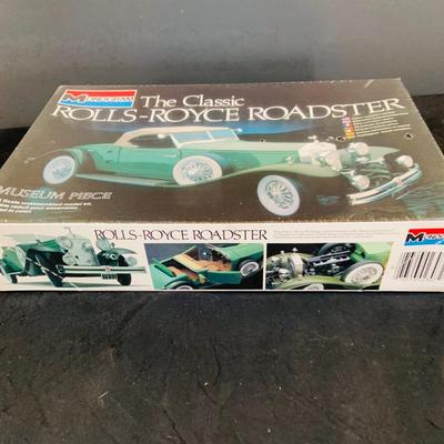 LOT 300: 1922 Cadillac Fleetwood V-16 Testor 1985 Model Kit ad Monogram Classic Rolls-Royce Roadster 1982 Model Kit In Unopened Boxes