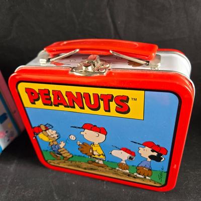 Group of 4 Mini Lunch Boxes - Snoopy & M&M's