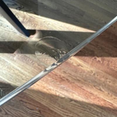 Furniture - Breakfast Room Table - Glass Top w/ chip Plus Decor
