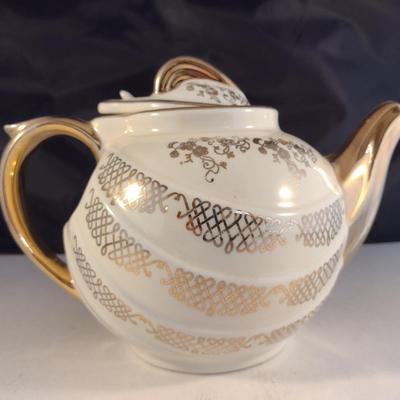 Six Cup Hall Hook Cover Tea Pot