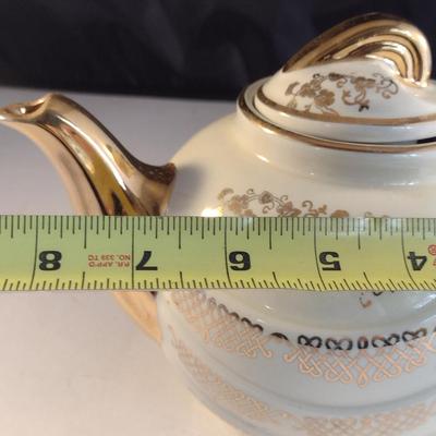 Six Cup Hall Hook Cover Tea Pot