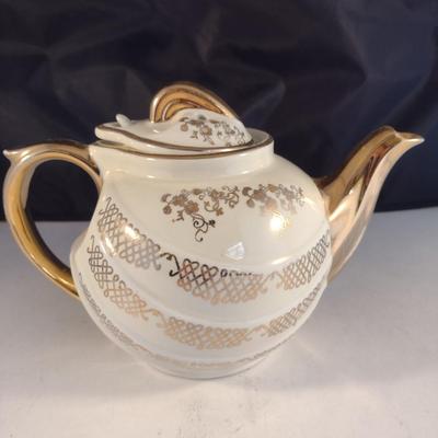 Six Cup Hall Hook Cover Tea Pot
