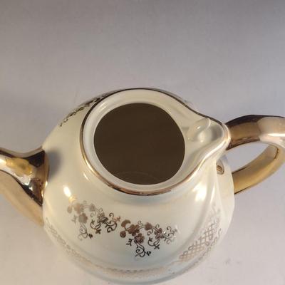 Six Cup Hall Hook Cover Tea Pot