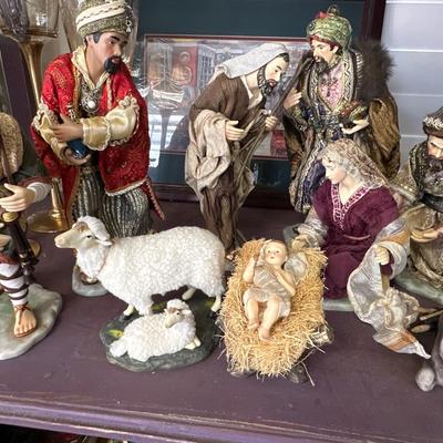 Christmas Lot - Shelf included - Lenox holly & Nativity & hand blown ornaments