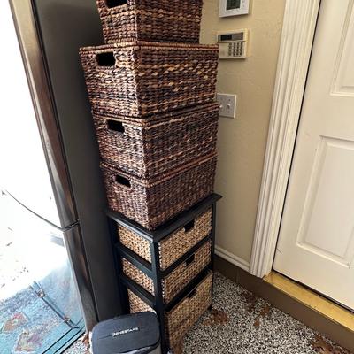 Decor - garage/ basket lot #2