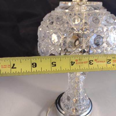 Vintage Glass/Crystal Small Accent Table Top Lamp- Approx 11 3/4" Tall
