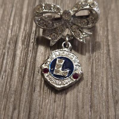 Vintage Lions Brooch