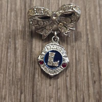 Vintage Lions Brooch