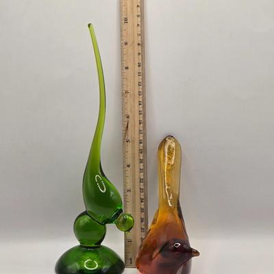 LOT 3L: Birds of a Feather ..... 2 Glass Bird Figures