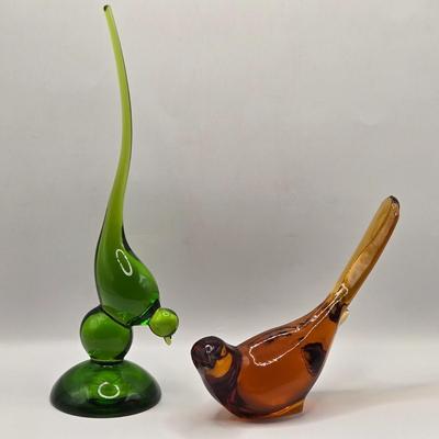 LOT 3L: Birds of a Feather ..... 2 Glass Bird Figures