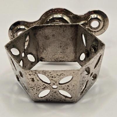 LOT 4L: Antique Car Bud Vase