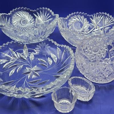 LOT 7L: Various Pieces of Crystal and Glass Including Trifle Bowl, Dessert Bowls, & Candy Dishes