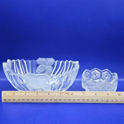 LOT 7L: Various Pieces of Crystal and Glass Including Trifle Bowl, Dessert Bowls, & Candy Dishes