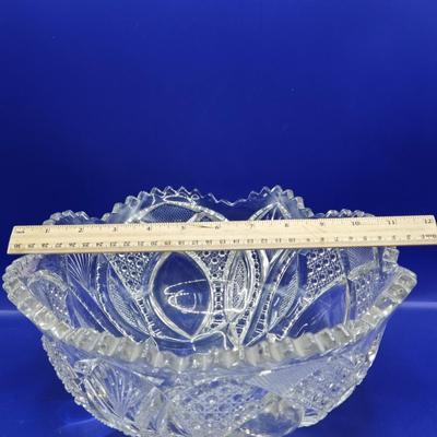 LOT 7L: Various Pieces of Crystal and Glass Including Trifle Bowl, Dessert Bowls, & Candy Dishes