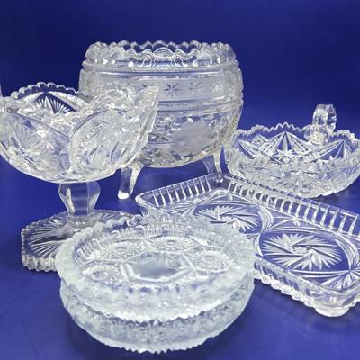LOT 7L: Various Pieces of Crystal and Glass Including Trifle Bowl, Dessert Bowls, & Candy Dishes