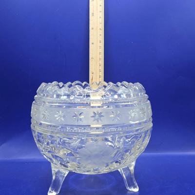 LOT 7L: Various Pieces of Crystal and Glass Including Trifle Bowl, Dessert Bowls, & Candy Dishes