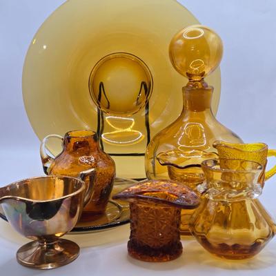 LOT 10L: Variety of Amber Glassware Including Wine/Liquor Decanter