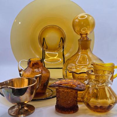 LOT 10L: Variety of Amber Glassware Including Wine/Liquor Decanter