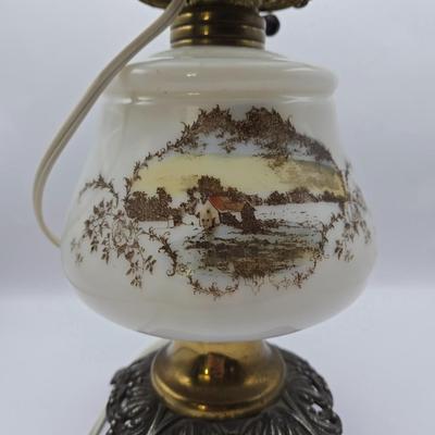 LOT 11L: Vintage Hurricane Style Electric Lamp