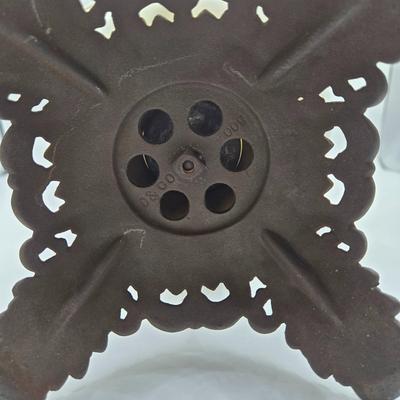 LOT 11L: Vintage Hurricane Style Electric Lamp