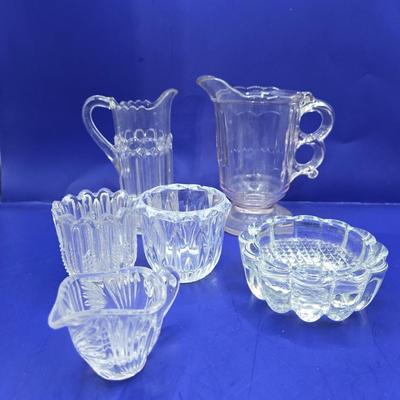 LOT 15L: Vintage Victorian Clear Glass Boot Shoe Roller Skate, Vintage Glass Daisy Shoe, and Other Crystal/Glass Pieces