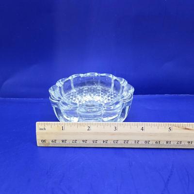 LOT 15L: Vintage Victorian Clear Glass Boot Shoe Roller Skate, Vintage Glass Daisy Shoe, and Other Crystal/Glass Pieces