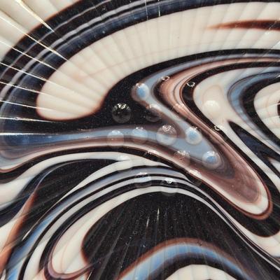LOT 28L: Five Vintage Slag Glass Ribbon Plates