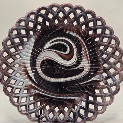 LOT 28L: Five Vintage Slag Glass Ribbon Plates