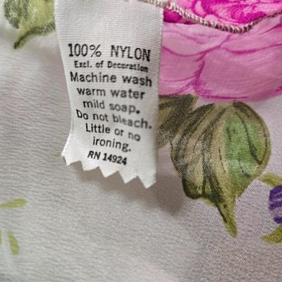 LOT 32L: Colorful Ladies Scarves
