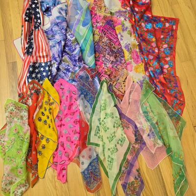 LOT 32L: Colorful Ladies Scarves