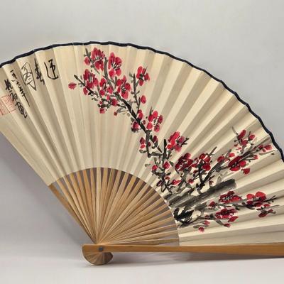 LOT 34L: Ladies Dress Gloves, Handkerchiefs, and Fans,