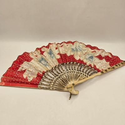 LOT 36L: Fans, Ladies Dress Gloves, and Handkerchief