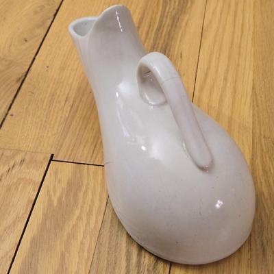 LOT 40L: Vintage Urinals and Bedpans