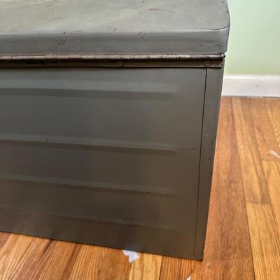 LOT 41B: Vintage Metal Storage Case w/ Keys