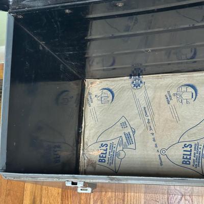 LOT 41B: Vintage Metal Storage Case w/ Keys