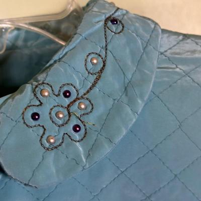 LOT 51B: Vintage Women’s Tops, Blouses & More