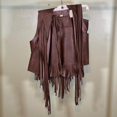 LOT 51B: Vintage Women’s Tops, Blouses & More