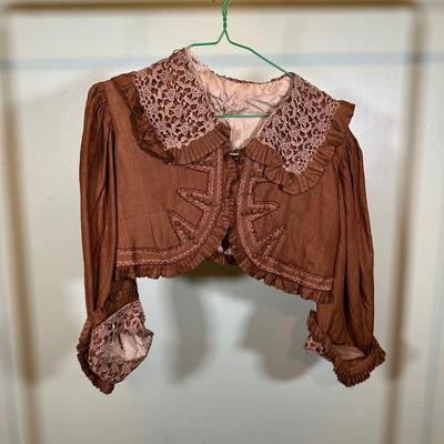 LOT 51B: Vintage Women’s Tops, Blouses & More