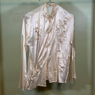 LOT 51B: Vintage Women’s Tops, Blouses & More