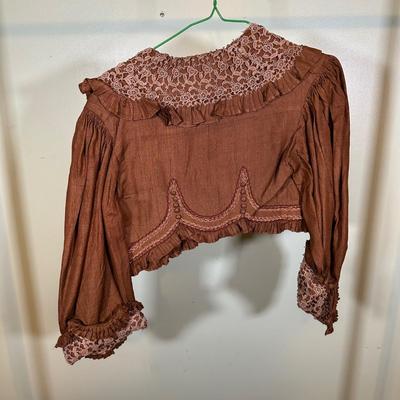 LOT 51B: Vintage Women’s Tops, Blouses & More