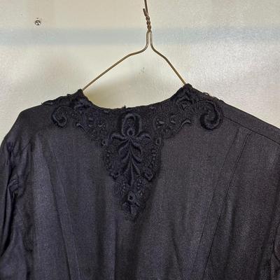 LOT 51B: Vintage Women’s Tops, Blouses & More