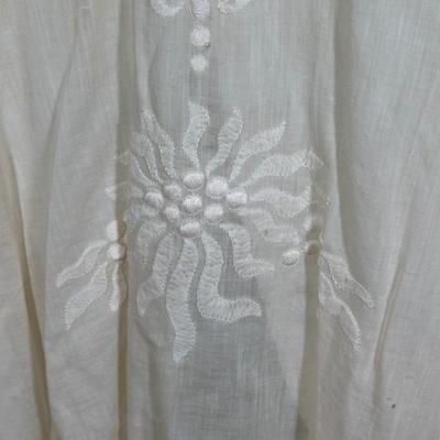 LOT 51B: Vintage Women’s Tops, Blouses & More
