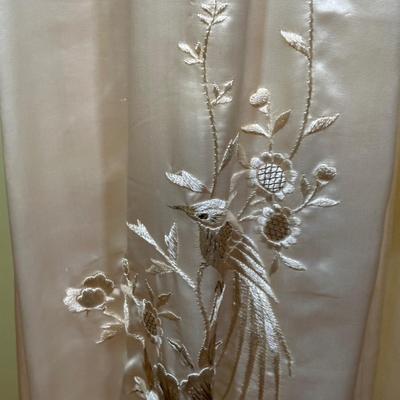 LOT 52B: Vintage Women’s Sleepwear