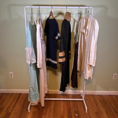 LOT 52B: Vintage Women’s Sleepwear