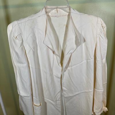 LOT 52B: Vintage Women’s Sleepwear