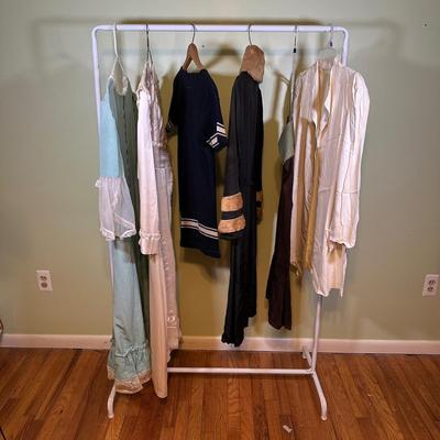 LOT 52B: Vintage Women’s Sleepwear