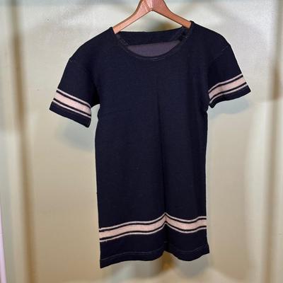 LOT 52B: Vintage Women’s Sleepwear